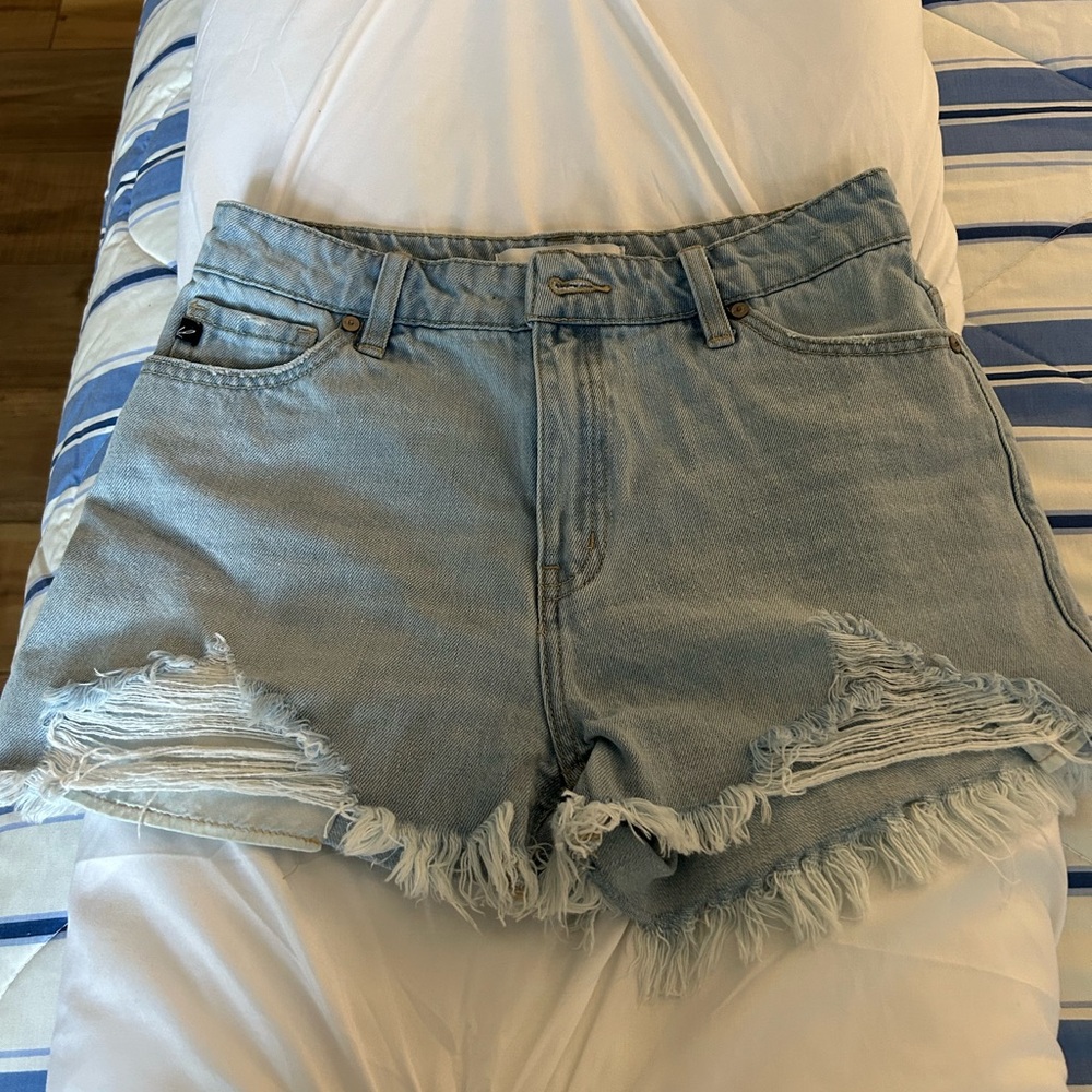 KanCan denim shorts size small, no stretch. Lillian mid rise boyfriend